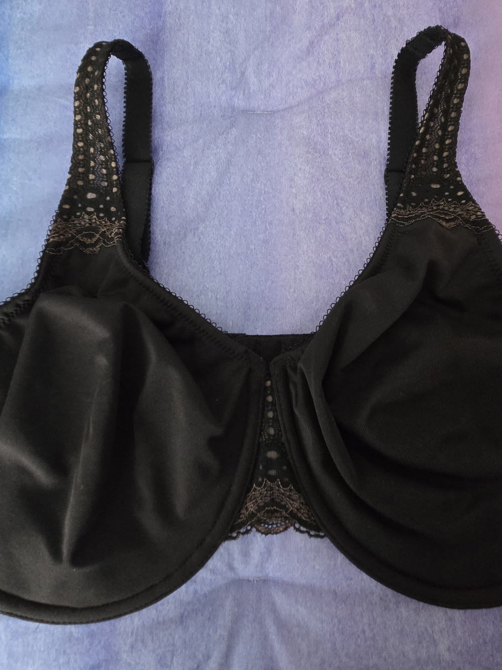 Wacoal Black Full-Coverage Underwire Bra with Lace Accents Style 851211